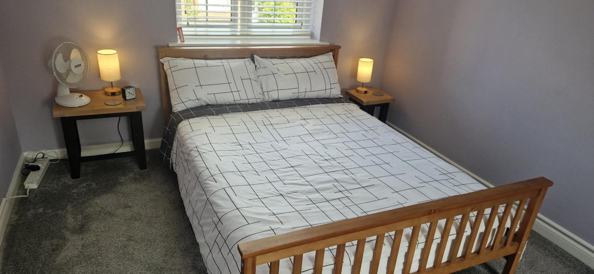 Double B&B Room In Southwater With Private Bathroom And Parking Exterior photo